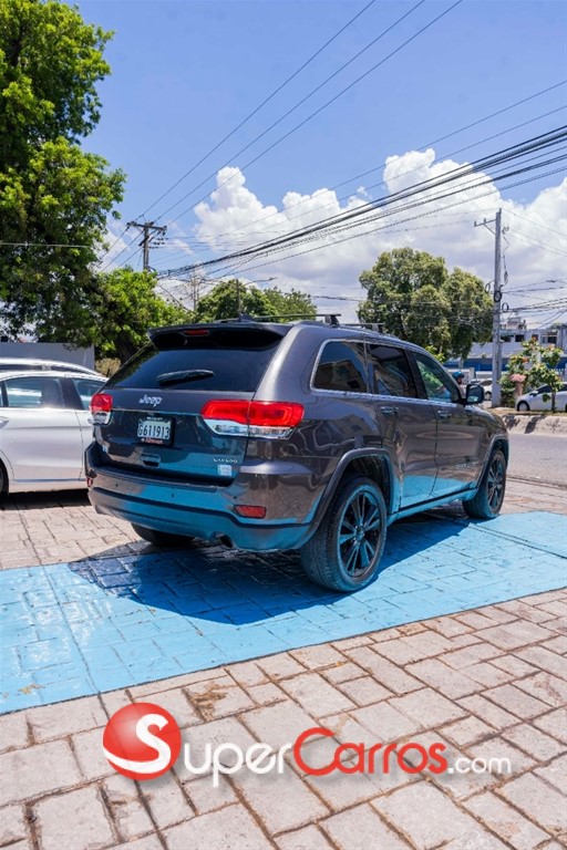 2017 Jeep Grand Cherokee Altitude — foto 4 / 11