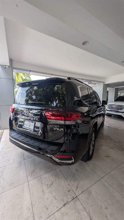 2025 Toyota Land Cruiser 70 ANIVERSARIO — foto 5 / 12