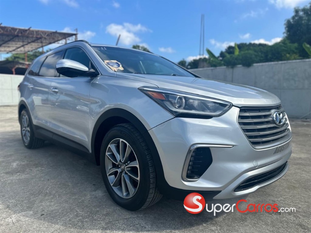 2017 Hyundai Grand Santa Fe — foto 2 / 12