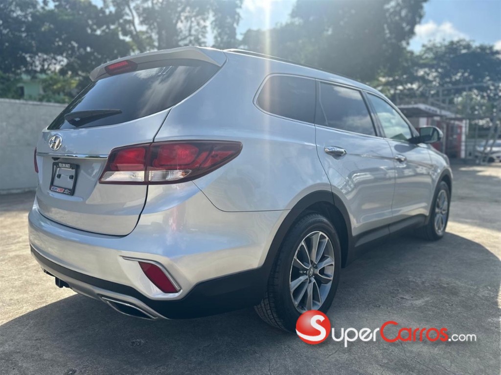 2017 Hyundai Grand Santa Fe — foto 4 / 12