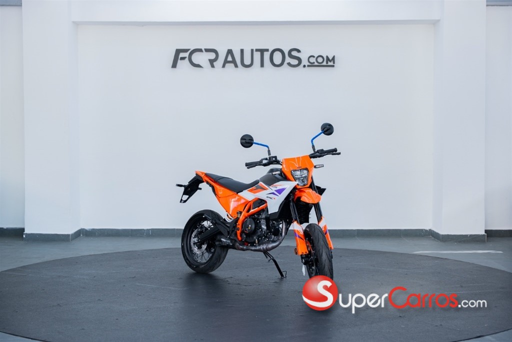 2025 KTM 390 SMC R