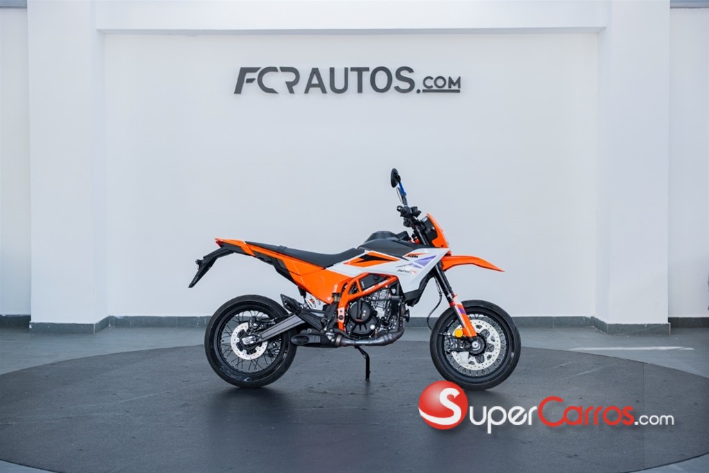 2025 KTM 390 SMC R — foto 4 / 12