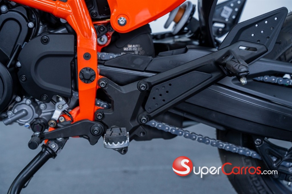 2025 KTM 390 SMC R — foto 5 / 12