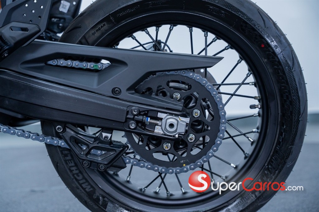 2025 KTM 390 SMC R — foto 11 / 12