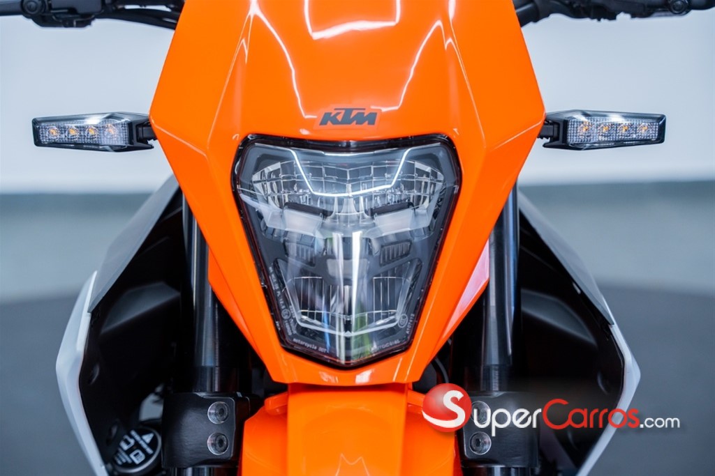 2025 KTM 390 SMC R — foto 12 / 12