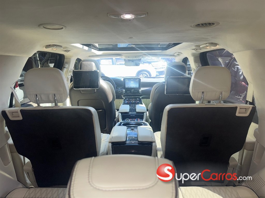 2019 Lincoln Navigator Black Label — foto 10 / 12