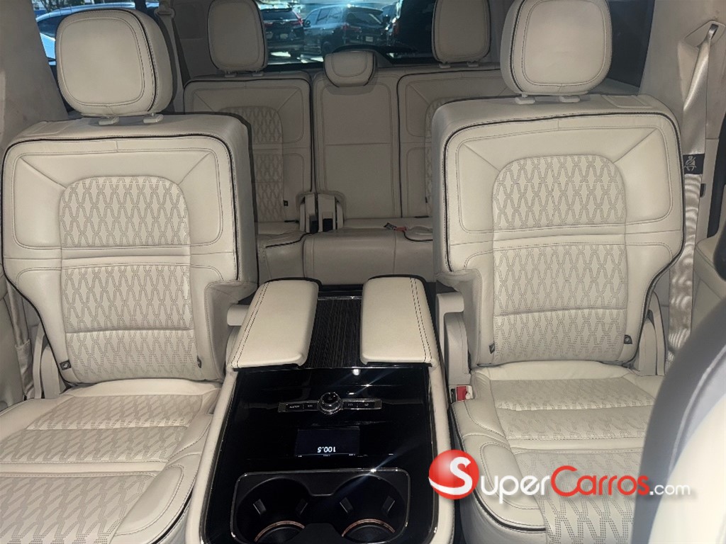 2019 Lincoln Navigator Black Label — foto 11 / 12
