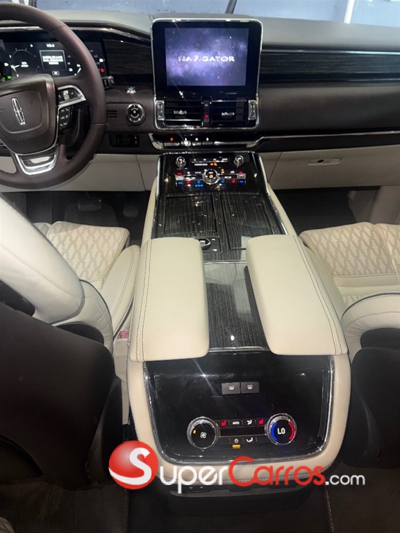 2019 Lincoln Navigator Black Label — foto 12 / 12