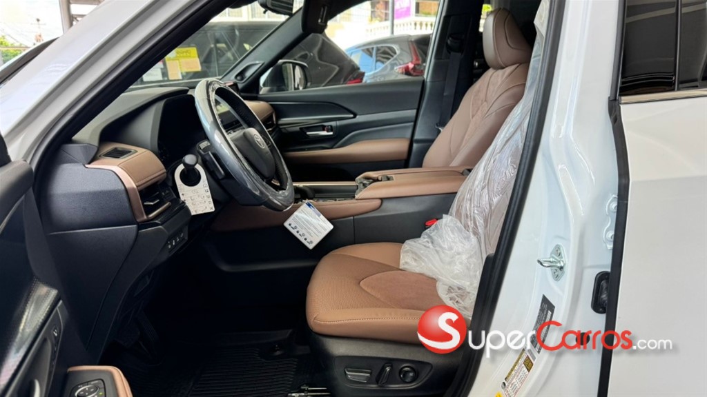 2025 Toyota Grand Highlander Max Platinum Hybrid — foto 4 / 9