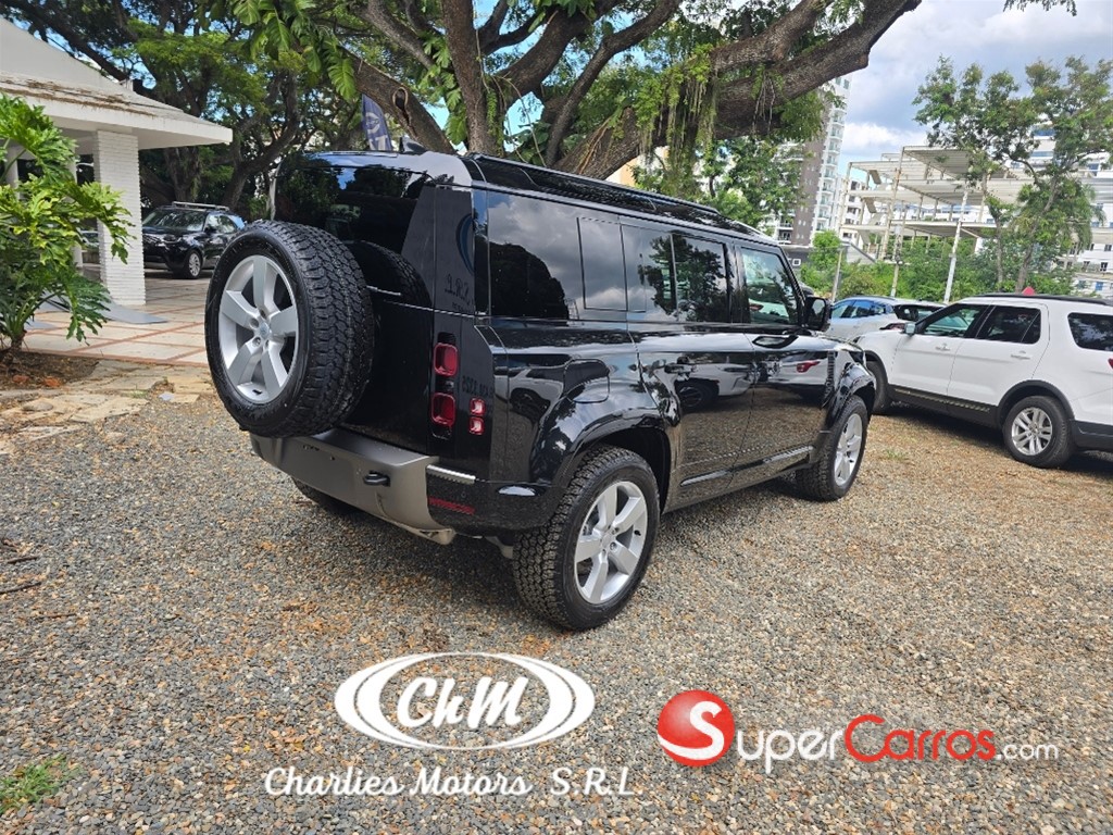 2025 Land Rover Defender 110 SE HYBRID — foto 3 / 12