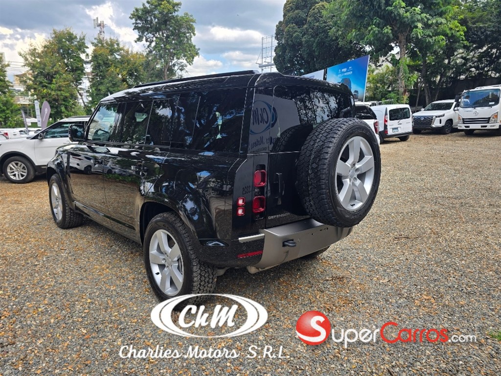 2025 Land Rover Defender 110 SE HYBRID — foto 4 / 12