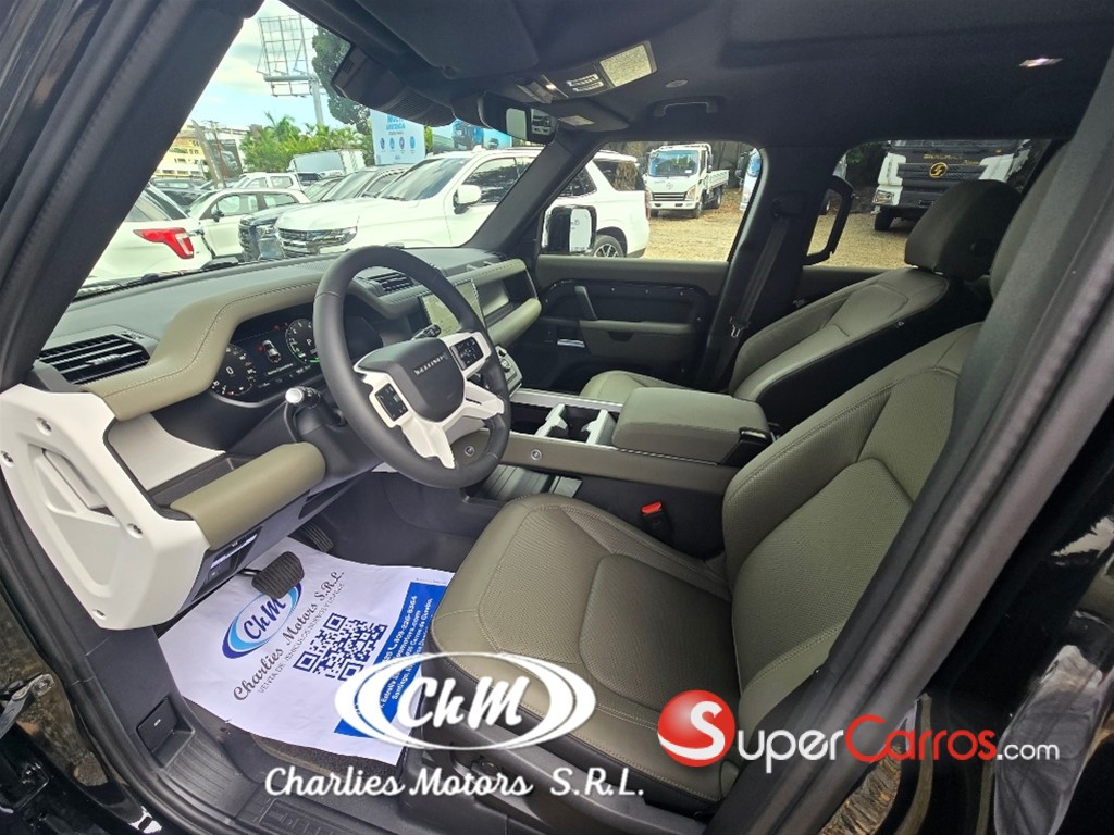 2025 Land Rover Defender 110 SE HYBRID — foto 5 / 12