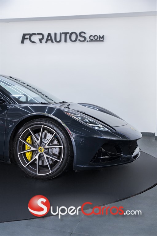 2025 Lotus Emira — foto 8 / 12