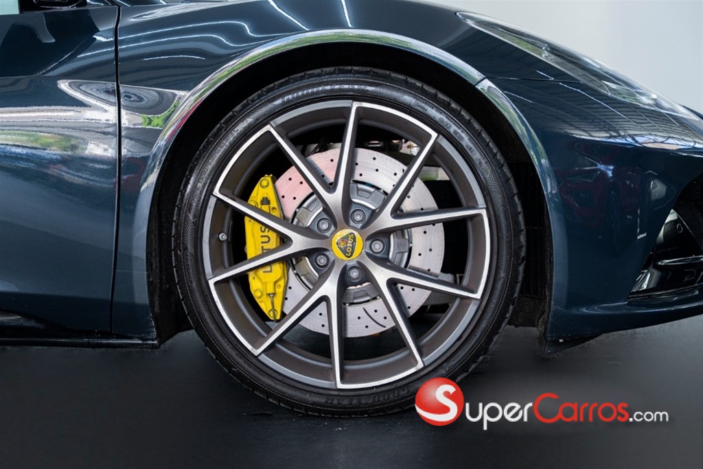 2025 Lotus Emira — foto 10 / 12