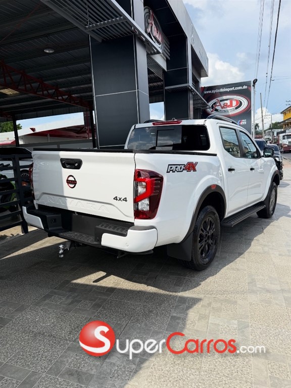 2026 Nissan Navara PRO X4 — foto 2 / 12