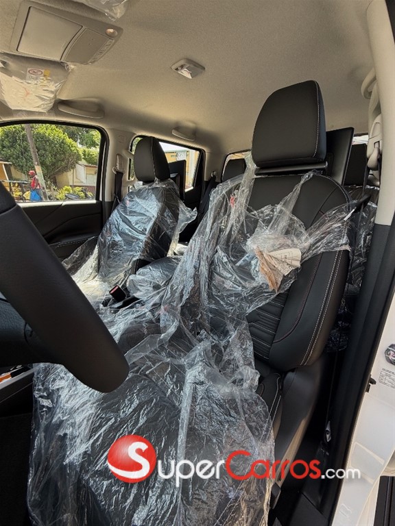 2026 Nissan Navara PRO X4 — foto 5 / 12