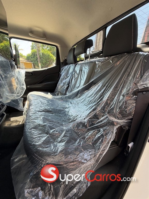 2026 Nissan Navara PRO X4 — foto 6 / 12