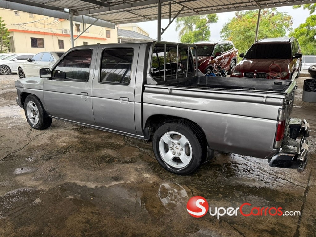 2001 Nissan Frontier — foto 8 / 8
