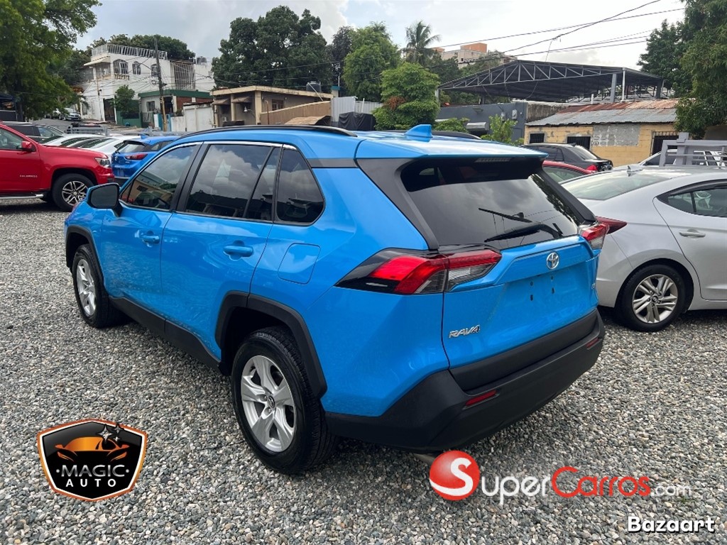 2019 Toyota RAV4 LE — foto 2 / 10