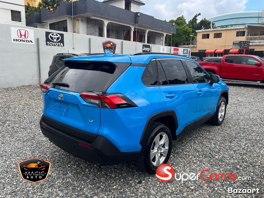 2019 Toyota RAV4 LE — foto 8 / 10