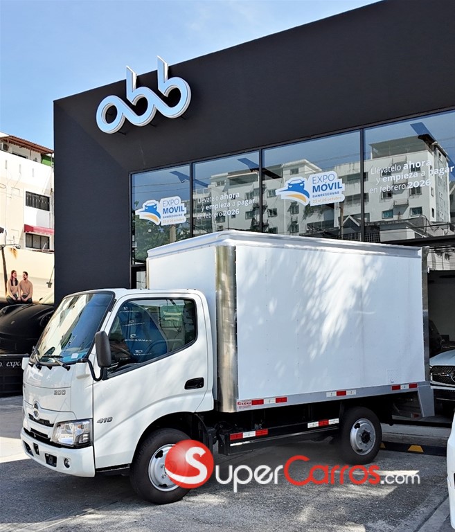 2025 Hino 200 — foto 2 / 11
