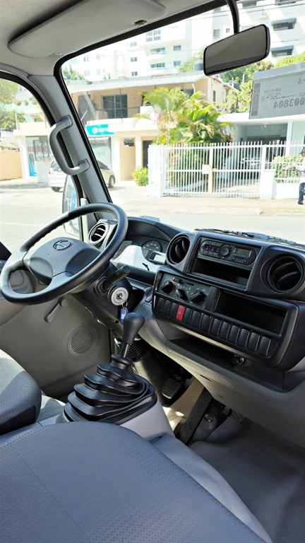2025 Hino 200 — foto 6 / 11