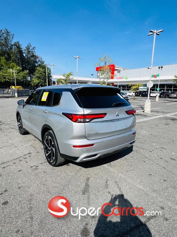 2022 Mitsubishi Motors Outlander SE — foto 4 / 11