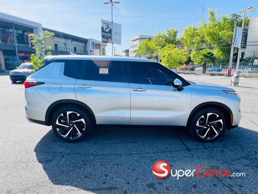 2022 Mitsubishi Motors Outlander SE — foto 5 / 11
