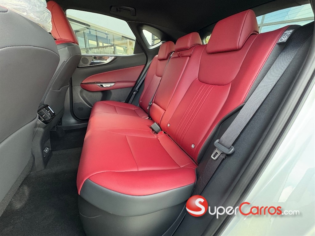 2025 Lexus NX 350 Hybrid — foto 7 / 9