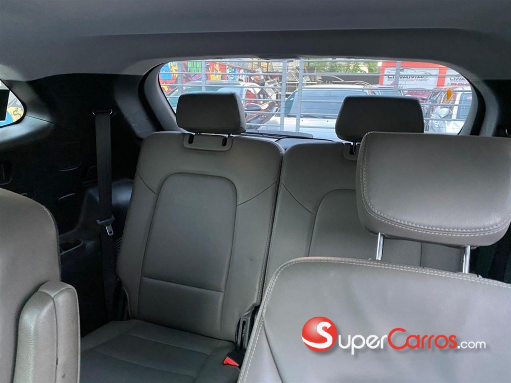 2017 Hyundai Grand Santa Fe Limited Ultimate — foto 5 / 12