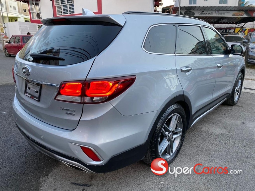 2017 Hyundai Grand Santa Fe Limited Ultimate — foto 11 / 12