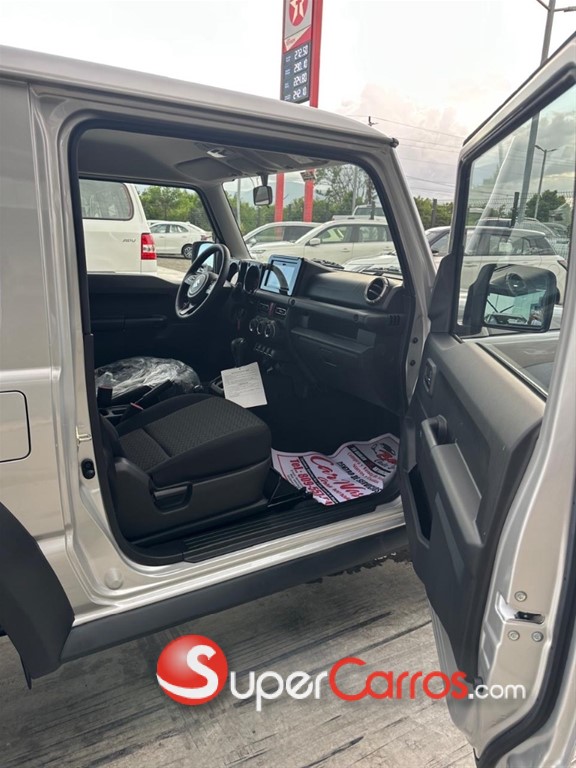 2027 Suzuki Jimny GLX — foto 7 / 8