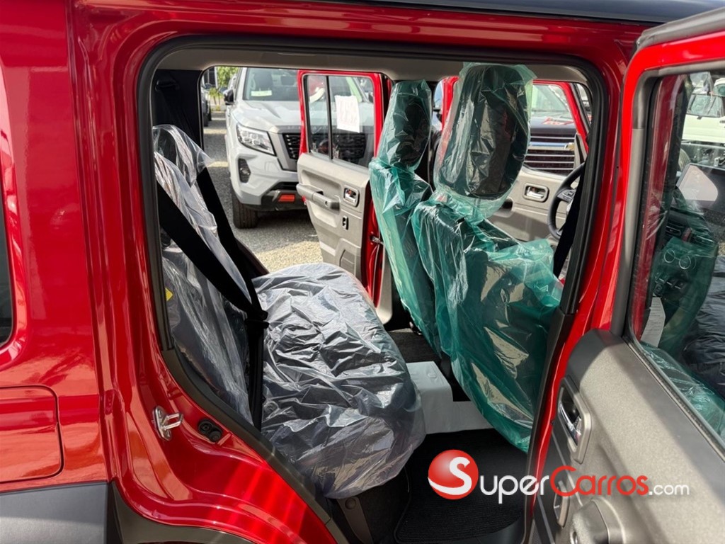 2027 Suzuki Jimny GLX — foto 9 / 9