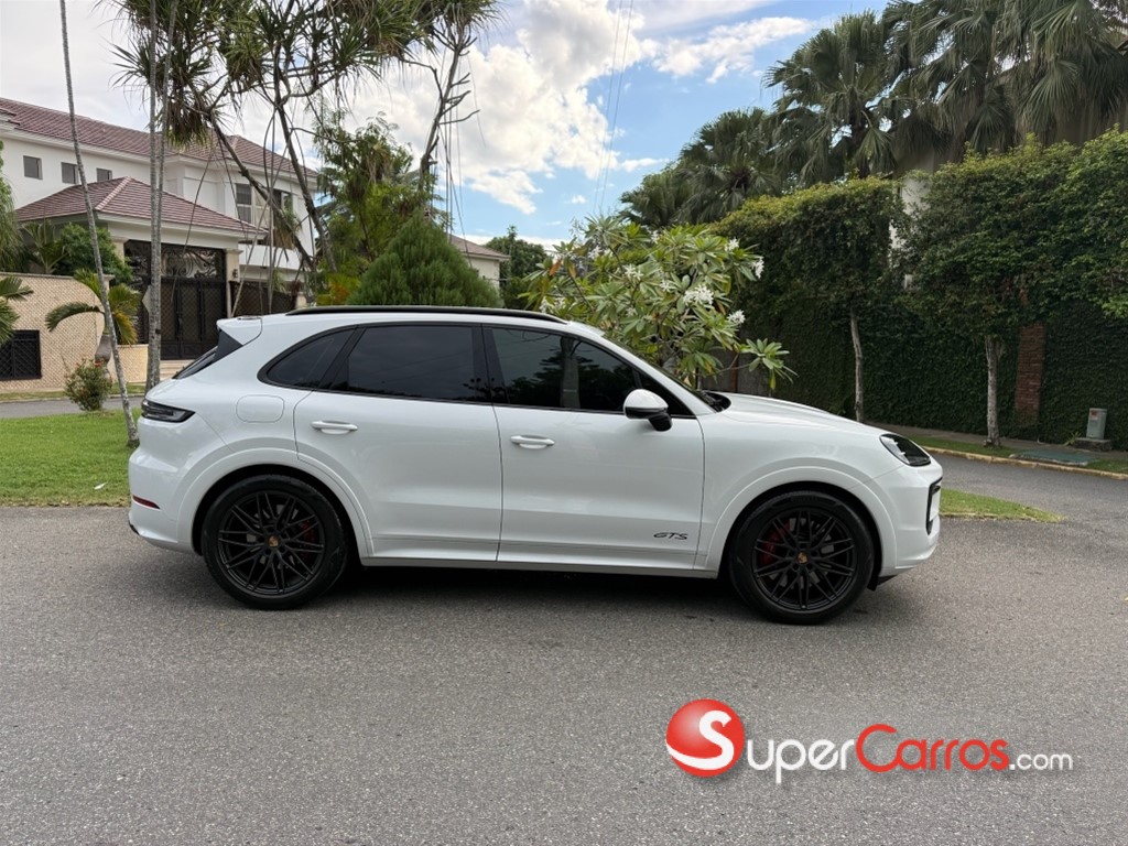 2024 Porsche Cayenne GTS — foto 3 / 8