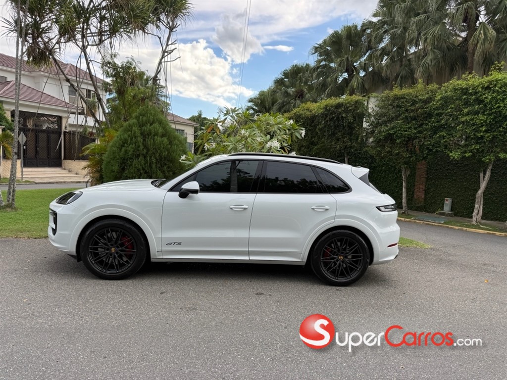 2024 Porsche Cayenne GTS — foto 4 / 8