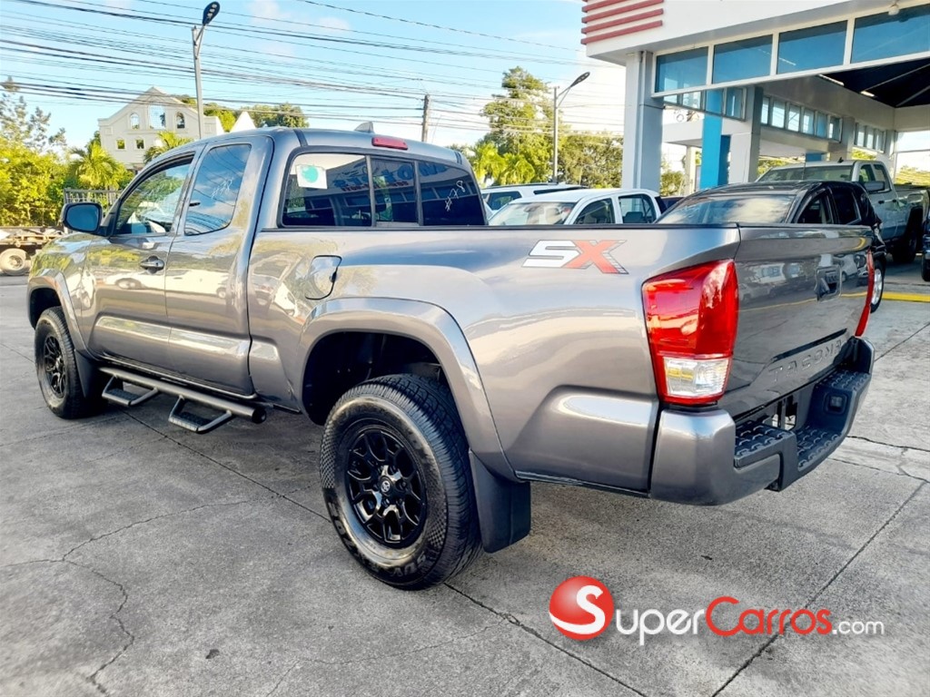 2020 Toyota Tacoma SR5 — foto 10 / 12
