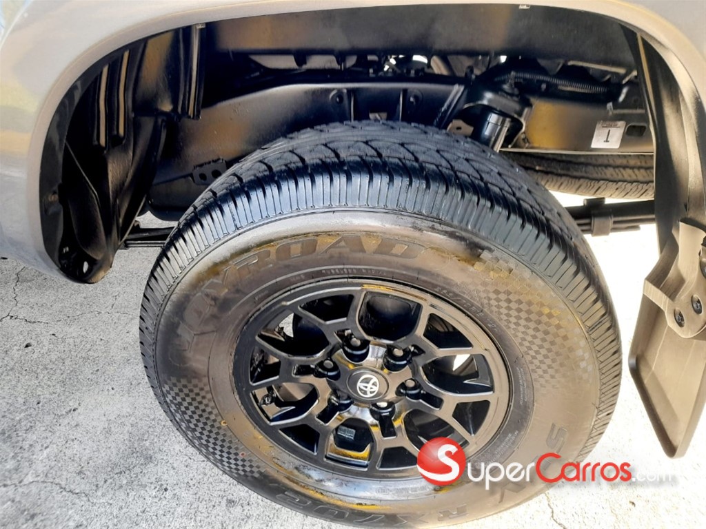 2020 Toyota Tacoma SR5 — foto 11 / 12