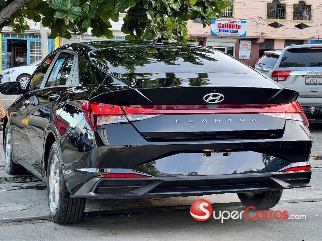 2021 Hyundai Elantra SE — foto 4 / 10