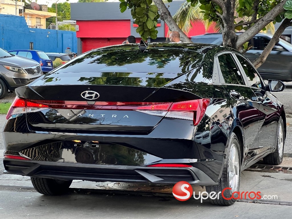 2021 Hyundai Elantra SE — foto 5 / 10
