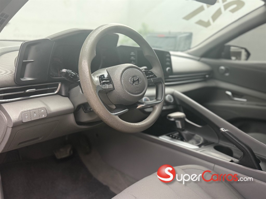 2021 Hyundai Elantra SE — foto 6 / 10