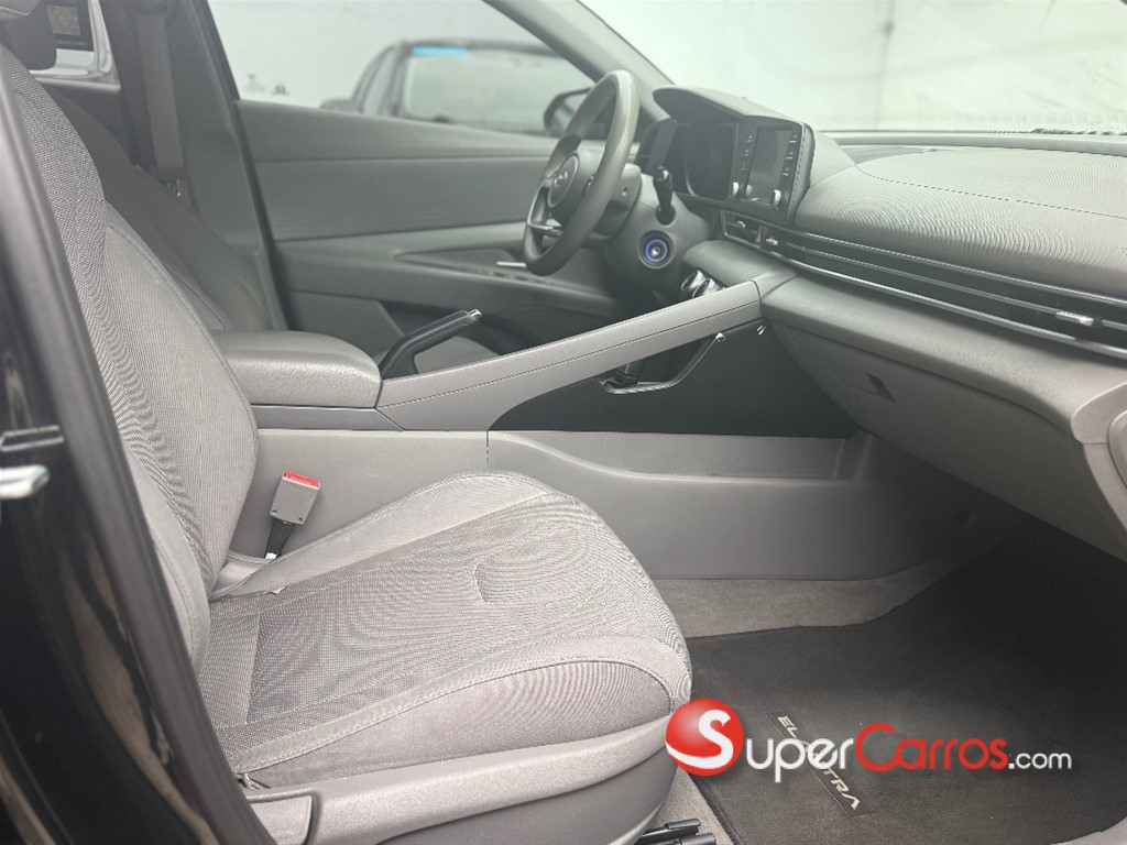 2021 Hyundai Elantra SE — foto 9 / 10