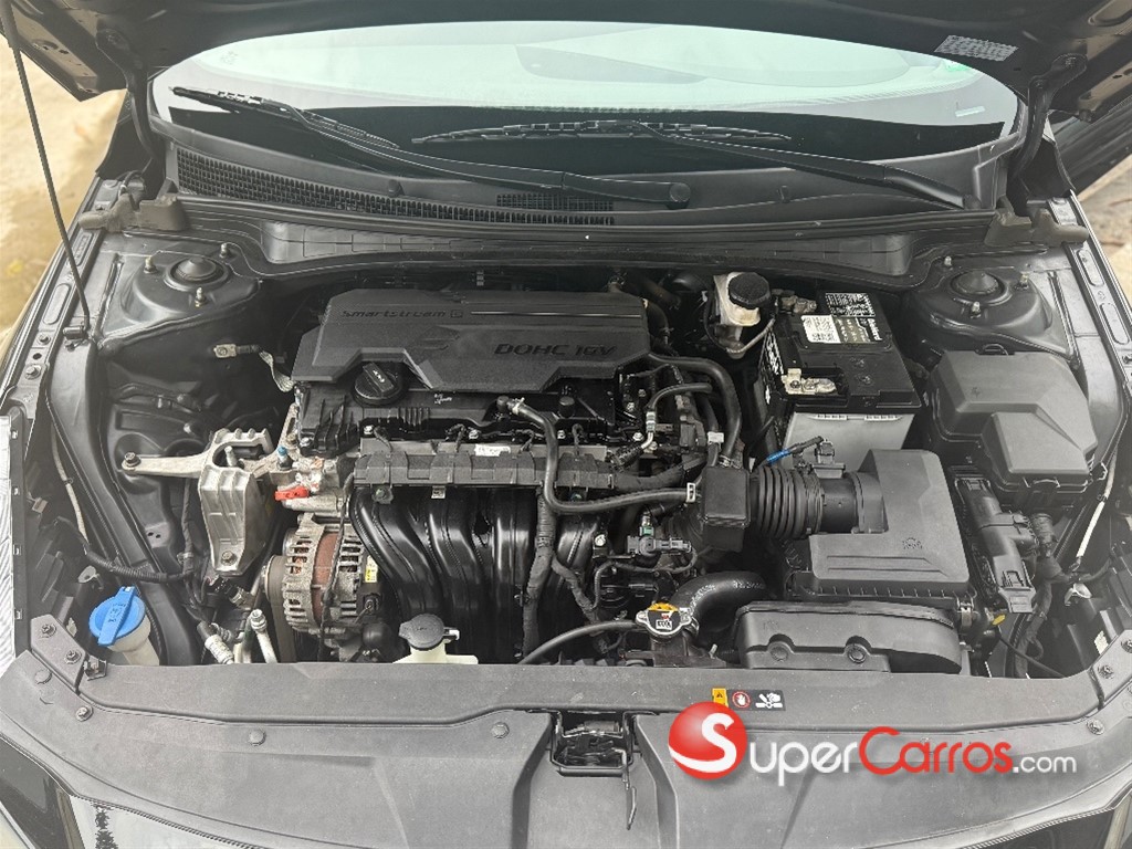 2021 Hyundai Elantra SE — foto 10 / 10