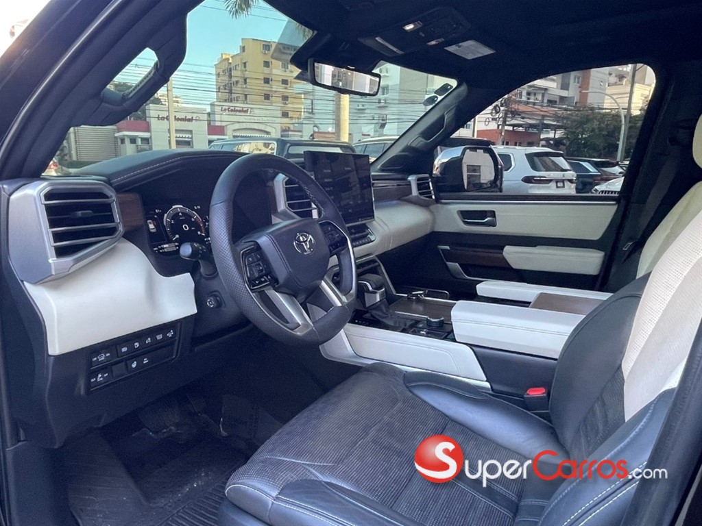 2023 Toyota Sequoia Capstone — foto 7 / 12