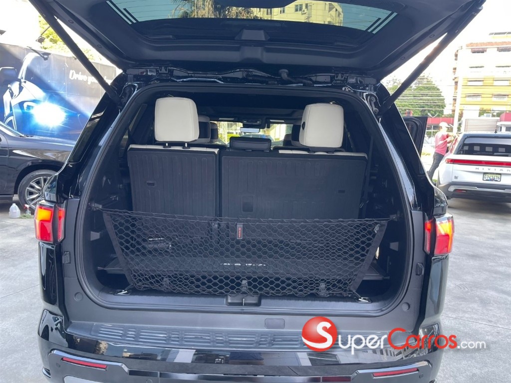 2023 Toyota Sequoia Capstone — foto 12 / 12