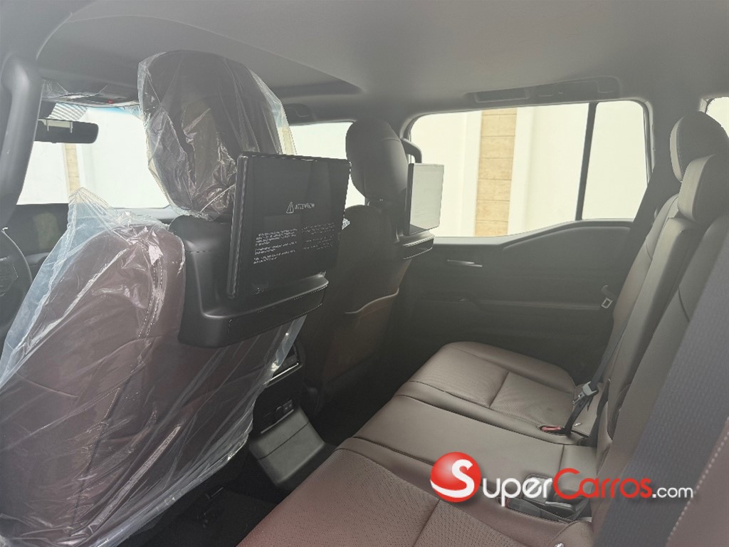 2025 Toyota Land Cruiser Prado Adventure — foto 8 / 12