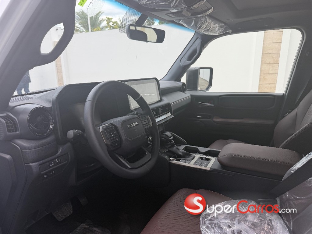 2025 Toyota Land Cruiser Prado Adventure — foto 11 / 12
