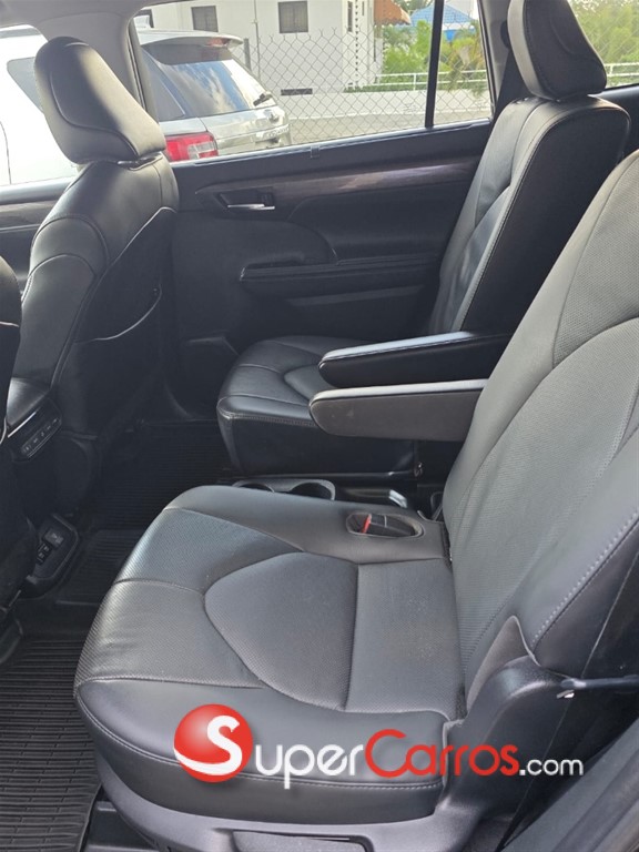 2021 Toyota Highlander Limited — foto 8 / 12