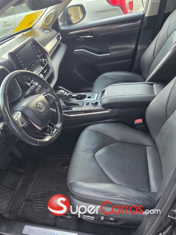 2021 Toyota Highlander Limited — foto 9 / 12