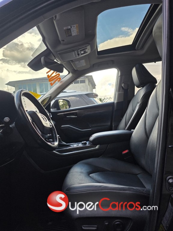 2021 Toyota Highlander Limited — foto 10 / 12