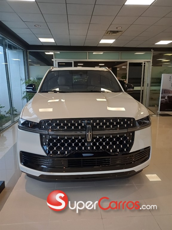 2026 Lincoln Navigator Reserve I — foto 2 / 8